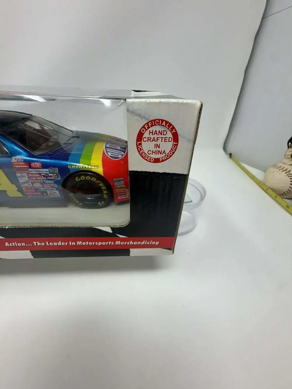 Action Performance 1999 Jeff Gordon #24 DuPont NASCAR 1:24 Scale Diecast Stock C